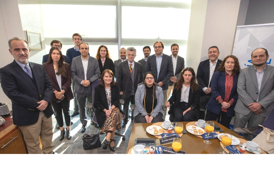 Directora de Dipres participa en encuentro académico junto a expertos que analizaron diversos ámbitos del Presupuesto de la Nación