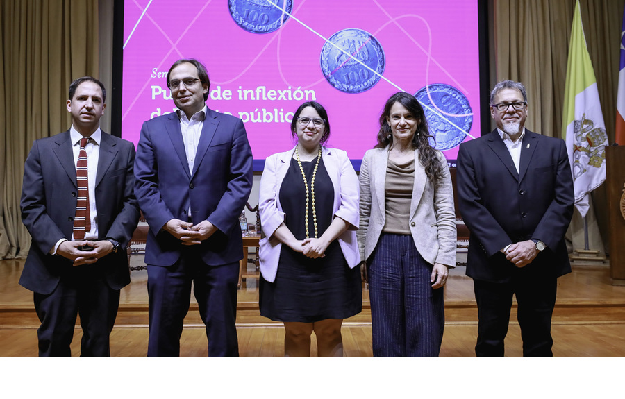 Directora de Presupuestos expone en seminario “Punto de inflexión del gasto público” organizado por la Escuela de Gobierno UC