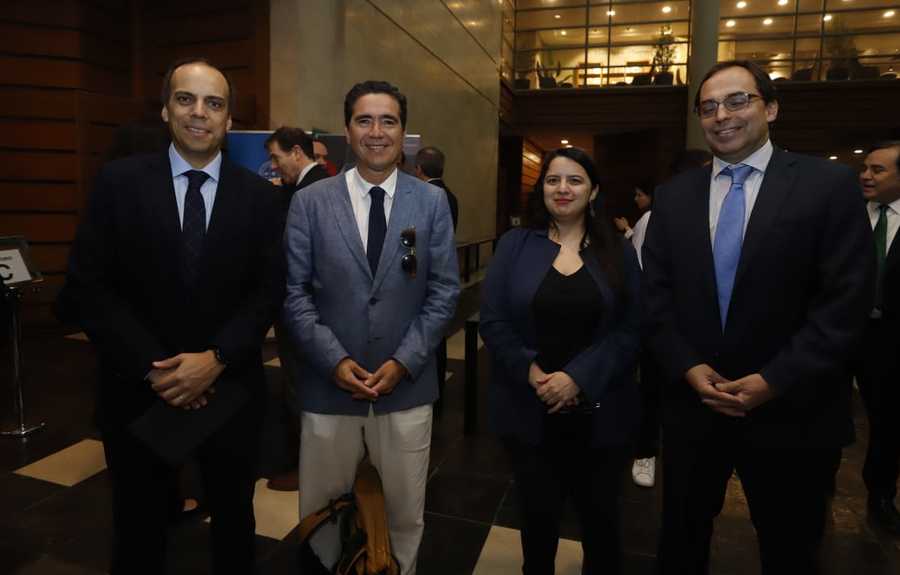 Directora de Presupuestos participa en seminario sobre impacto fiscal y desafíos del FES en la Uandes